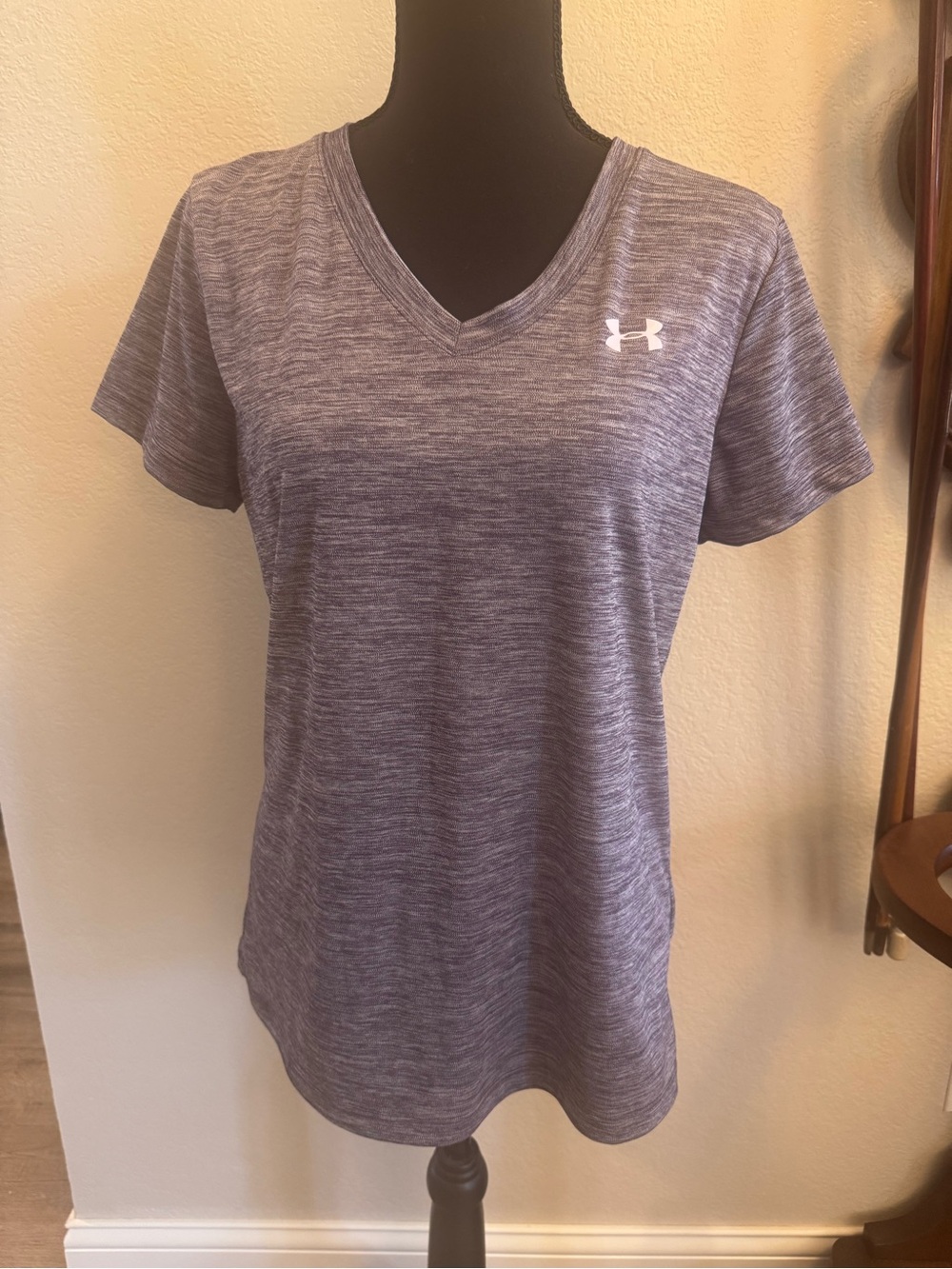 Under Armour Women's Heathered Purple Short Sleeve V-Neck Tee